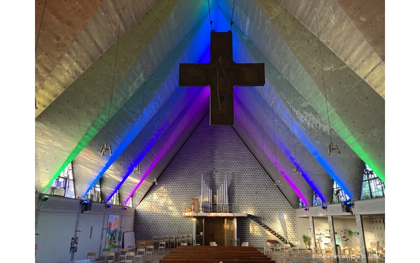 Innenansicht der offenen Fahrradkirche St. Josef in Fröndenberg