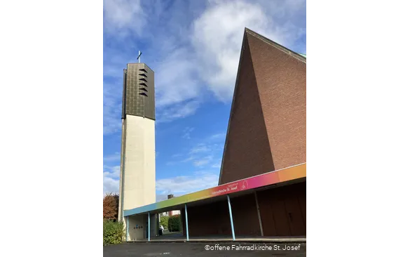 Außenansicht der offenen Fahrradkirche St. Josef in Fröndenberg