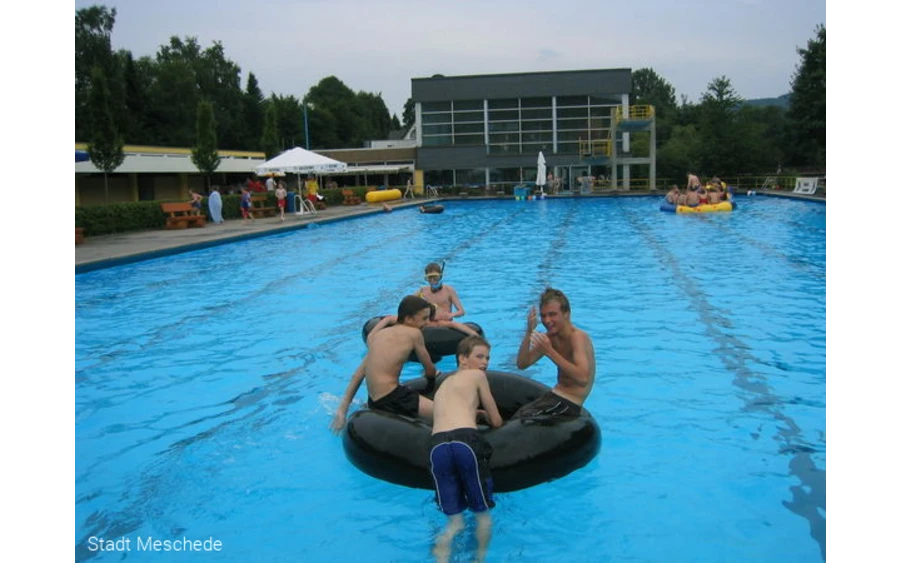 Meschede, Wohnmobil-Stellplatz an der Ruhr