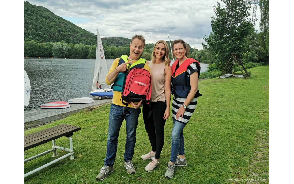 Moderatoren Stefan Pinnow und Anne Willmes mit Sandra Wolfson beim Dreh der WDR Sendung Wunderschön
