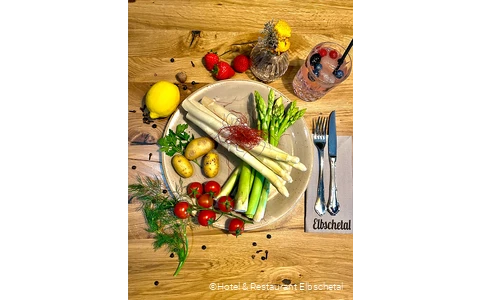 Speisen im Hotel & Restaurant Elbschetal in Wetter