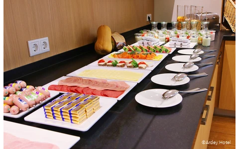 Frühstück im Ardey Hotel in Witten