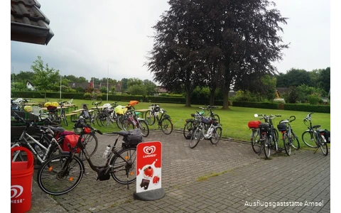 Fahrräder vor der Ausflugsgaststätte Amsel in Schwerte