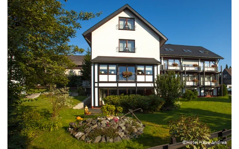 Außenansicht des Hotels Haus Andrea in Winterberg
