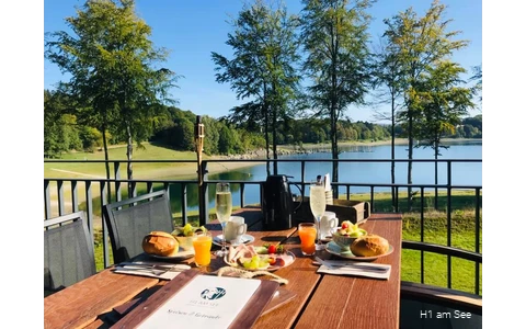 Ausblick auf der Terrasse des H1 am See