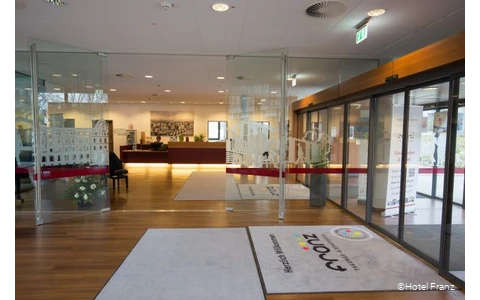 Eingang des Hotels Franz in Essen