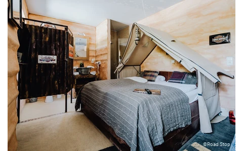 Themenzimmer "Harley Campsite" im Road Stop Dortmund