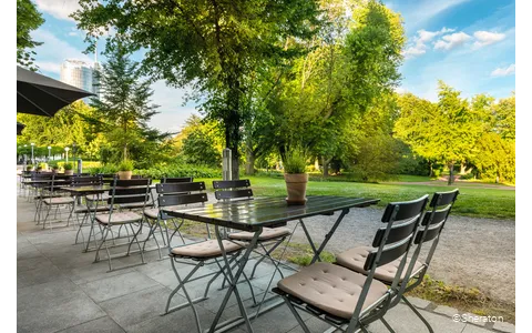 Außenansicht des Sheraton Hotels in Essen