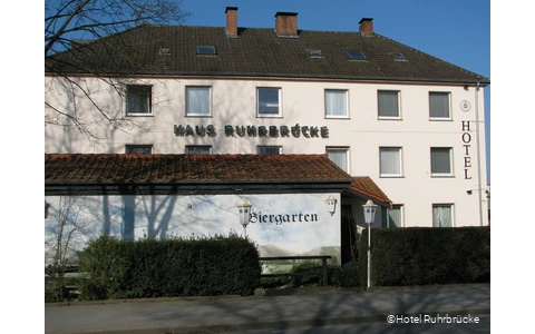 Außenansicht des Hotels Ruhrbrücke in Fröndenberg/Ruhr