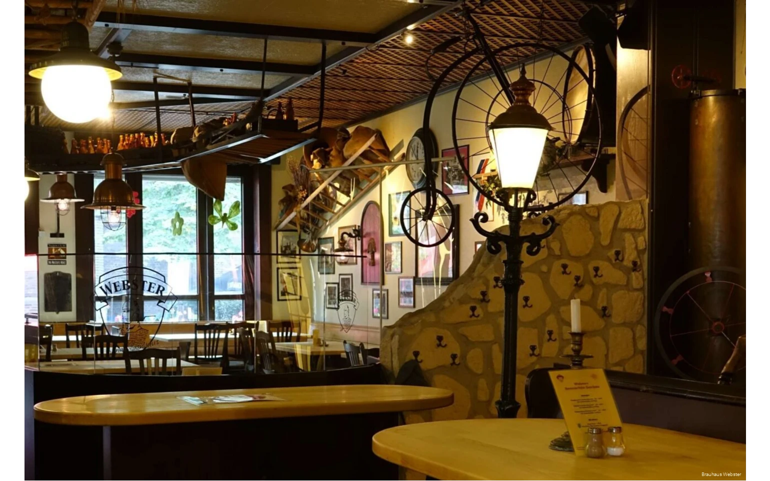 Innenansicht des Brauhaus Webster in Duisburg