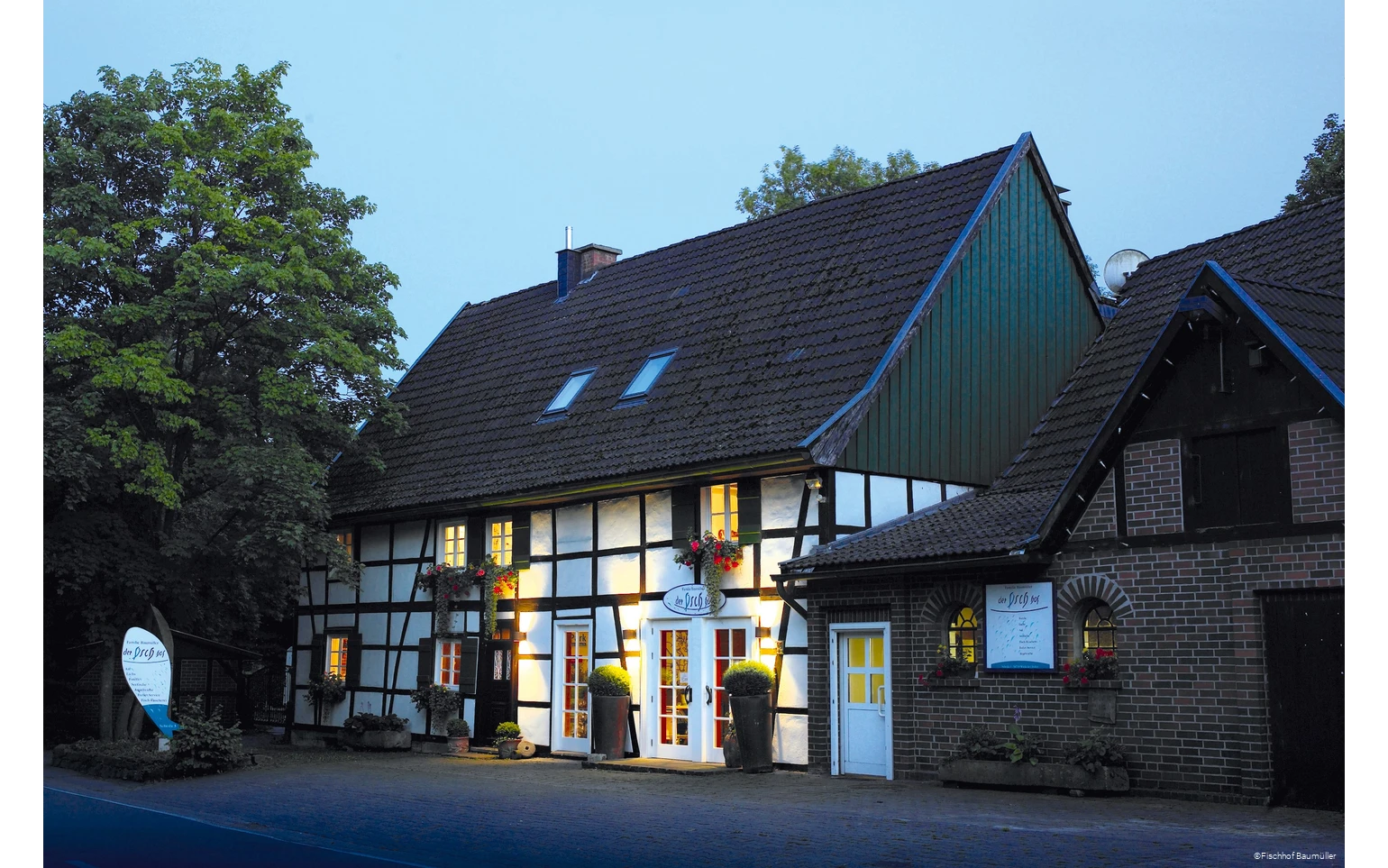 Außenbereich des Fischhofs Baumüller in Wickede (Ruhr)