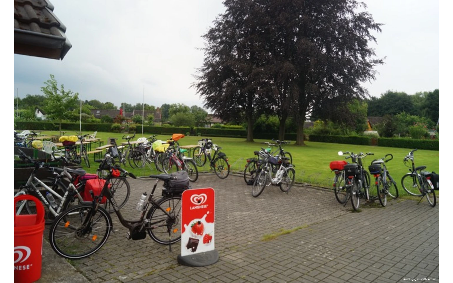 Fahrräder vor der Ausflugsgaststätte Amsel in Schwerte