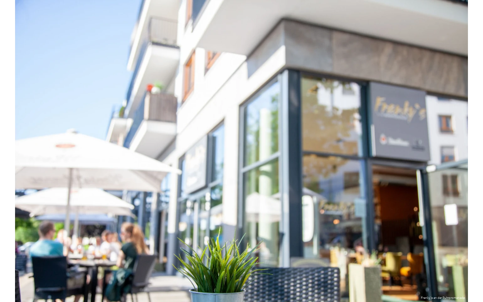 Außenansicht des Franky´s an der Ruhrpromenade in Mülheim an der Ruhr