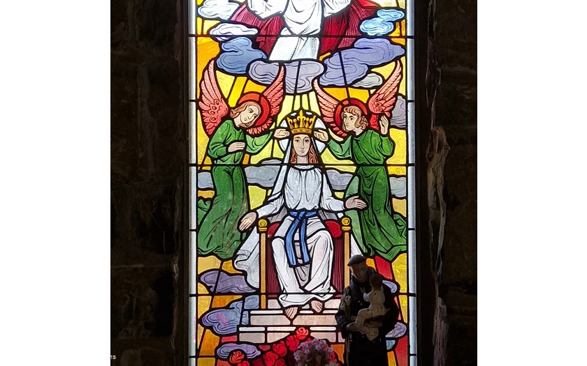 Lourdes-Grotte Fenster.jpg