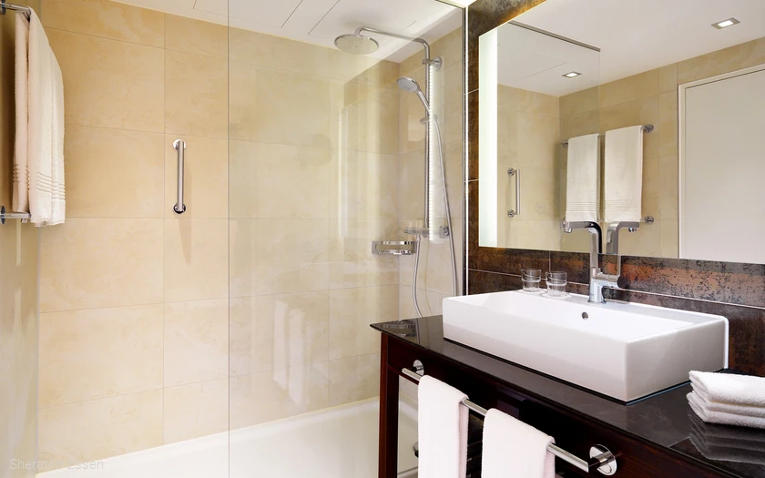 Sheraton Essen_Pauschale_Zimmer mit Dusche