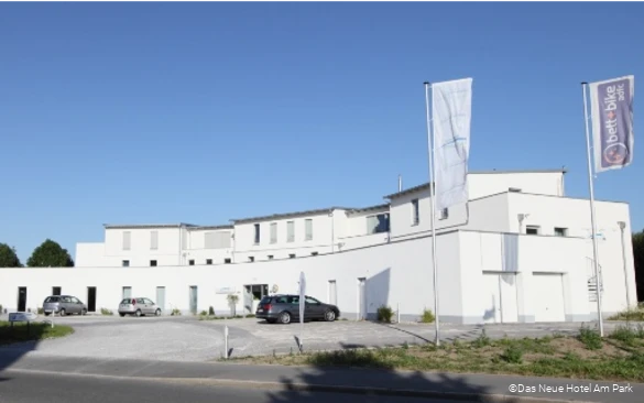 Außenansicht von Das Neue Hotel Am Park in Fröndenberg/Ruhr
