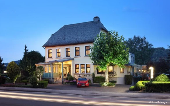 Außenansicht des Hotels Menge in Arnsberg