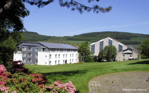 Außenansicht des Bergklosters Bestwig in Bestwig