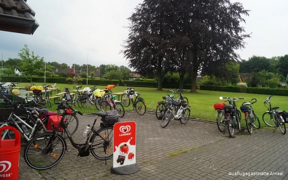 Fahrräder vor der Ausflugsgaststätte Amsel in Schwerte