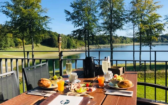 Ausblick auf der Terrasse des H1 am See