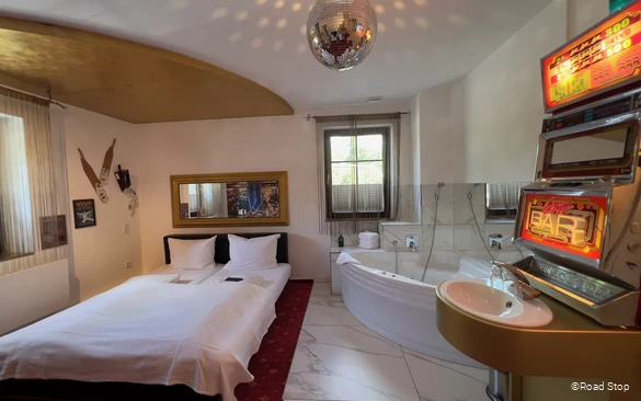 Themenzimmer "Las Vegas Suite" im Road Stop Dortmund