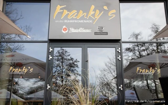 Eingang des Franky´s an der Ruhrpromenade in Mülheim an der Ruhr