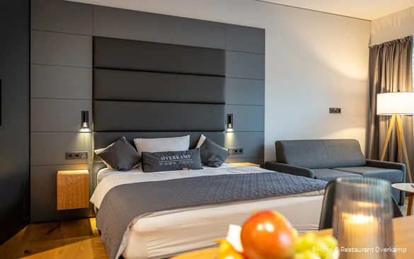 Ansicht des Studios mit Doppelbett im Hotel Overkamp in Dortmund