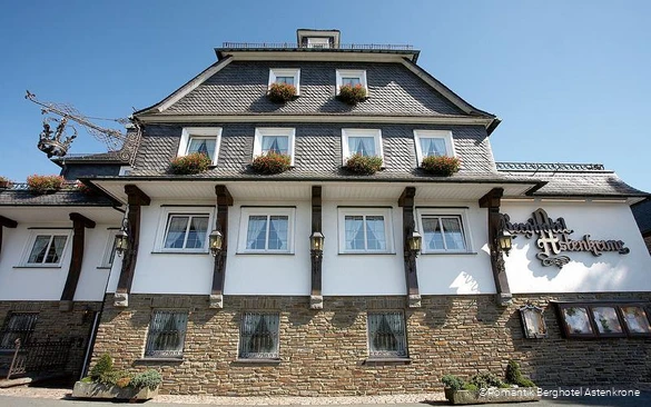 Außenansicht des Romantik Berghotels Astenkrone in Winterberg