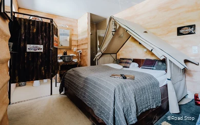 Themenzimmer "Harley Campsite" im Road Stop Dortmund