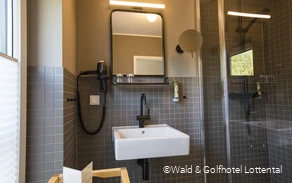 Badezimmer im Wald & Golfhotel Lottental in Bochum