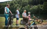 Familie auf der GeoRadroute Ruhr-Eder