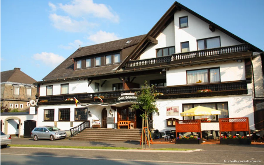 Außenansicht des Hotel-Restaurants Schneider in Winterberg