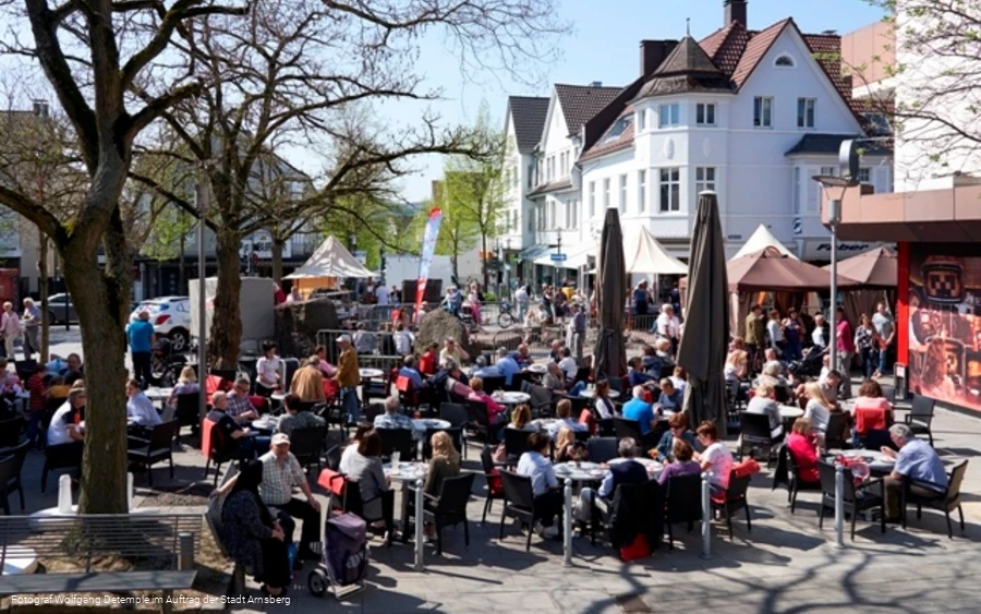 Cafe in der Fußgängerzone