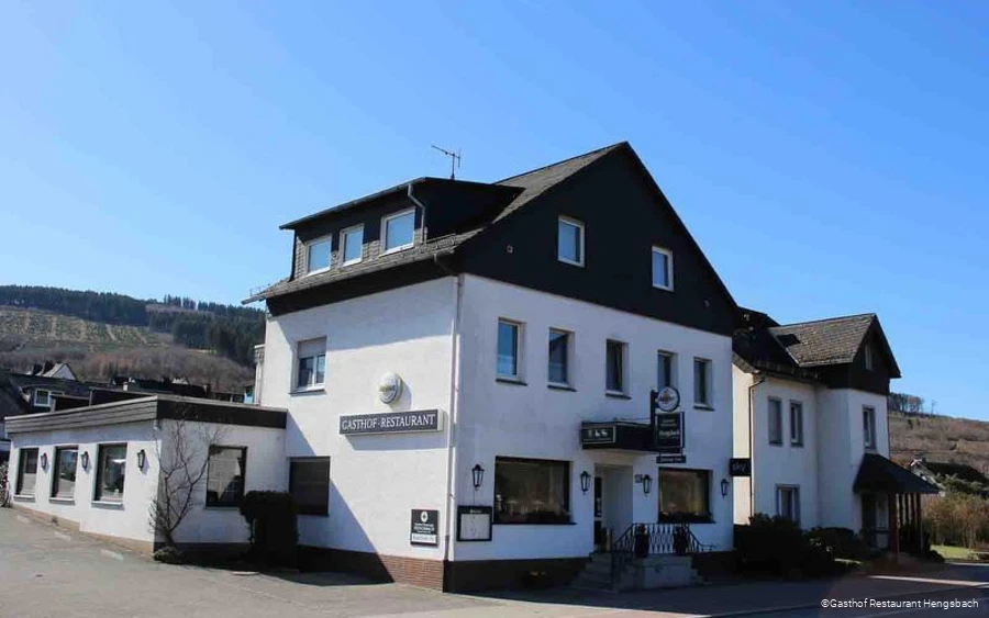 Außenansicht des Gasthof Restaurant Hengsbach in Bestwig