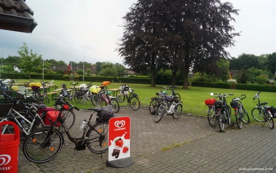 Fahrräder vor der Ausflugsgaststätte Amsel in Schwerte