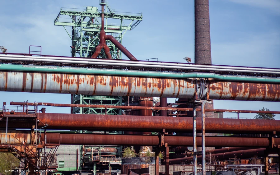 Henrichshütte Aussenansicht mit Schornstein