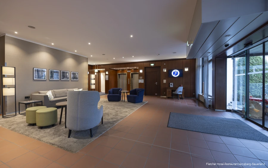 Arnsberg, Fletcher, Lobby