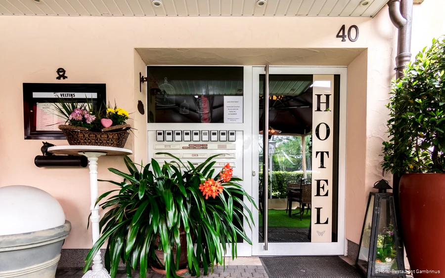 Eingang des Hotel-Restaurants Gambrinus in Arnsberg