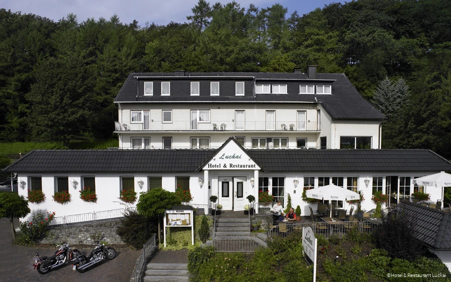 Außenansicht des Hotel & Restaurant Luckai in Meschede