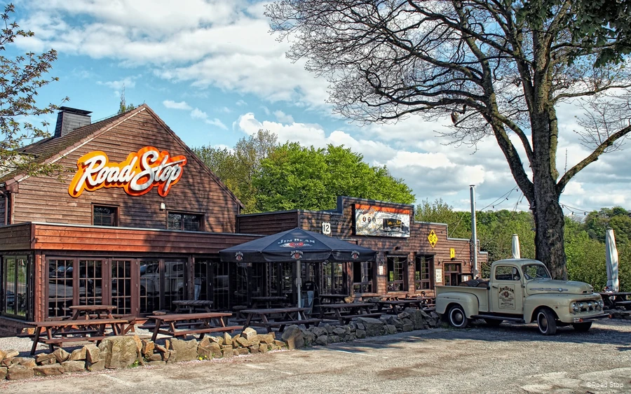 Außenansicht des Road Stop Motels in Dortmund