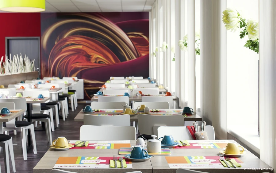 Frühstücksraum des Ibis Styles in Arnsberg