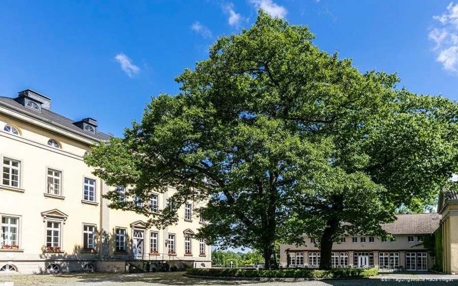 Außenbereich der Ev. Tagungsstätte Haus Villigst in Schwerte