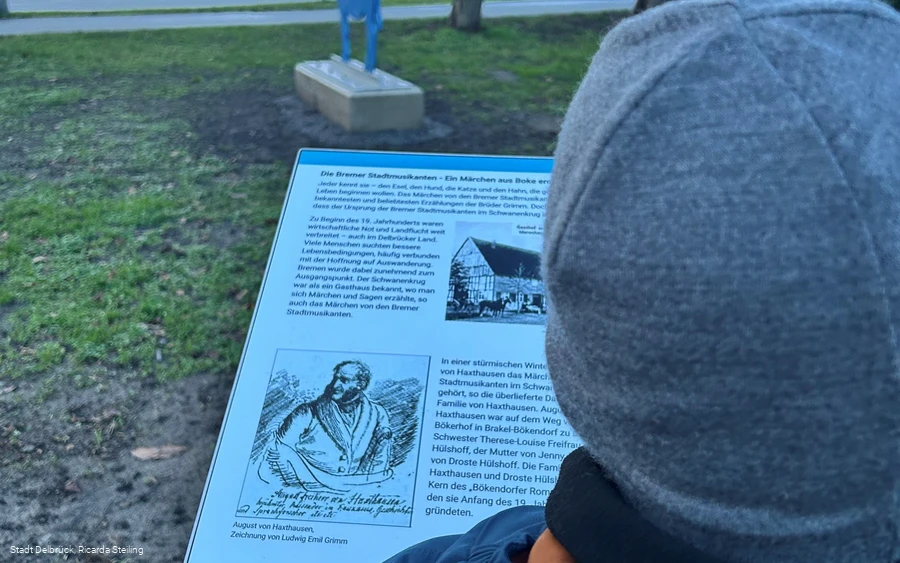 Infotafel an der Skulptur zu den Bremer Stadtmusikanten