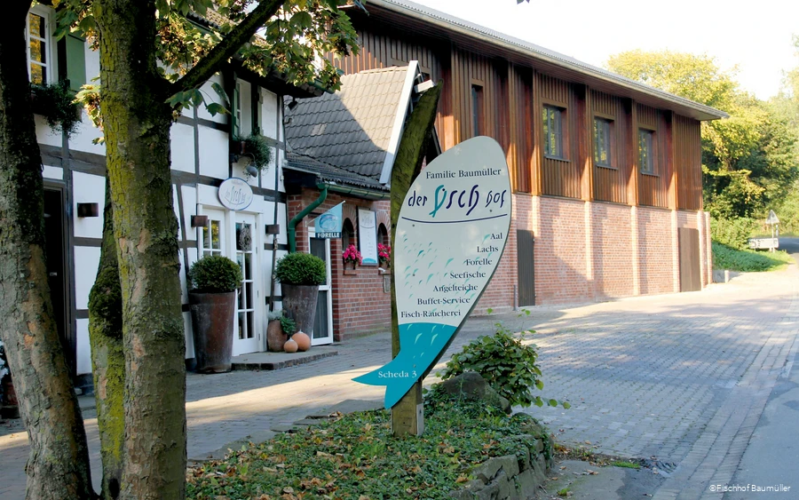 Außenbereich des Fischhofs Baumüller in Wickede (Ruhr)