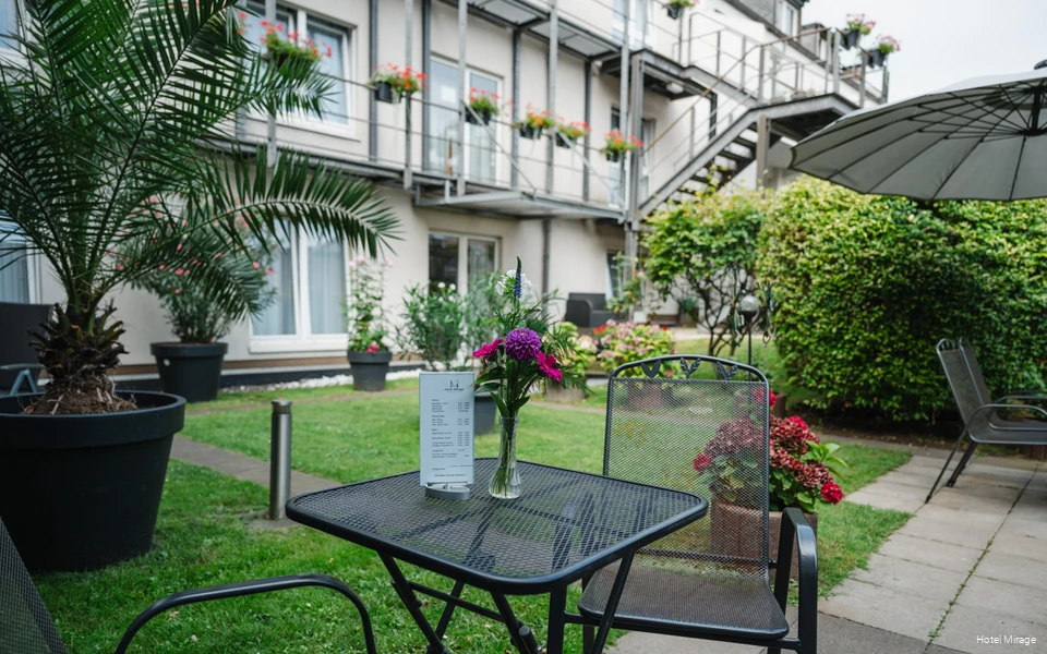 Hotel Mirage_neu_Garten