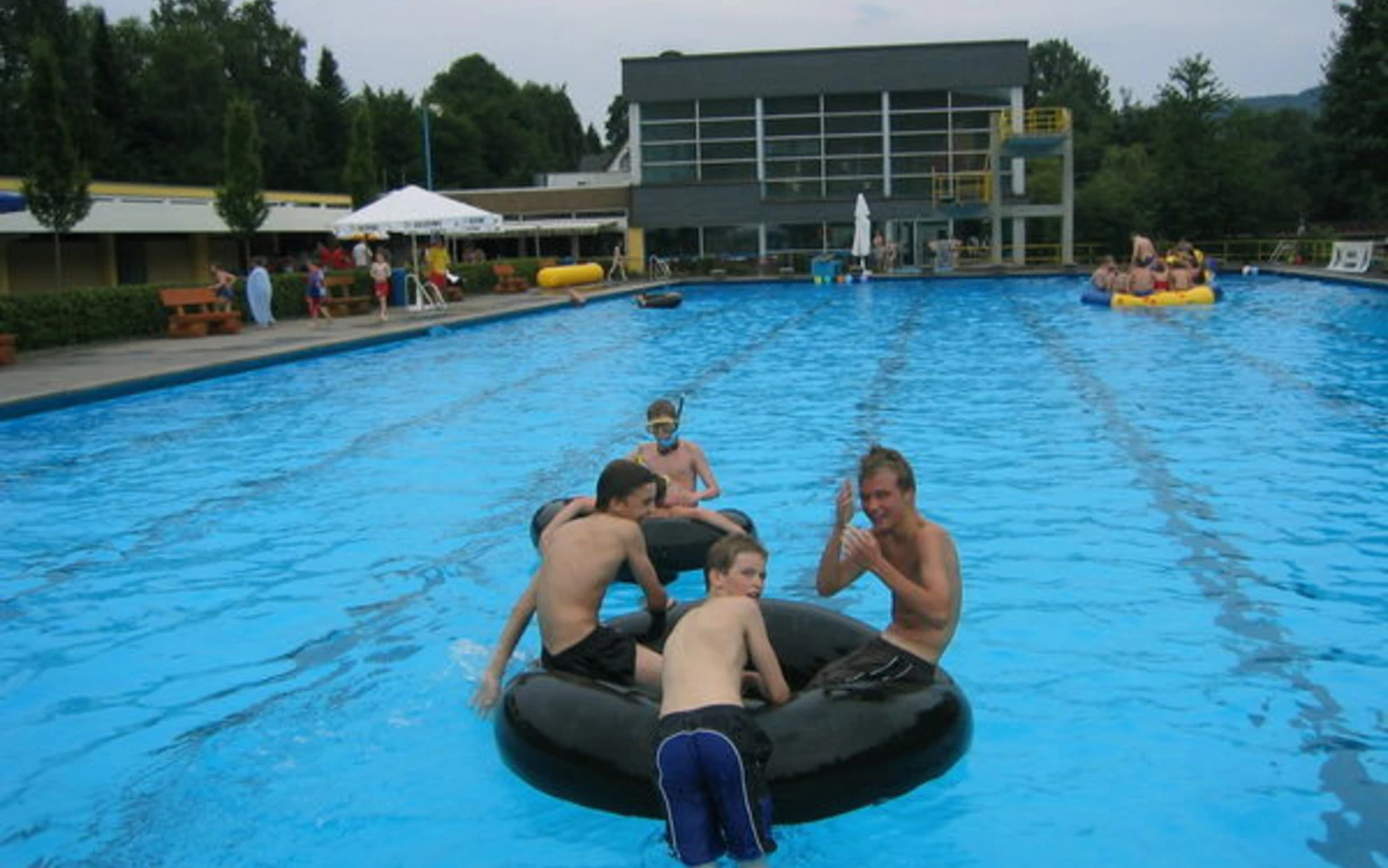 Meschede, Wohnmobil-Stellplatz an der Ruhr
