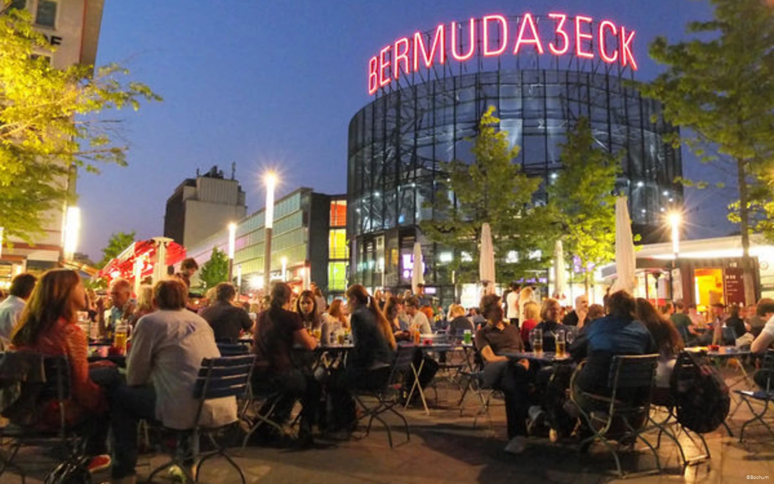 Bermudadreieck in Bochum am Abend