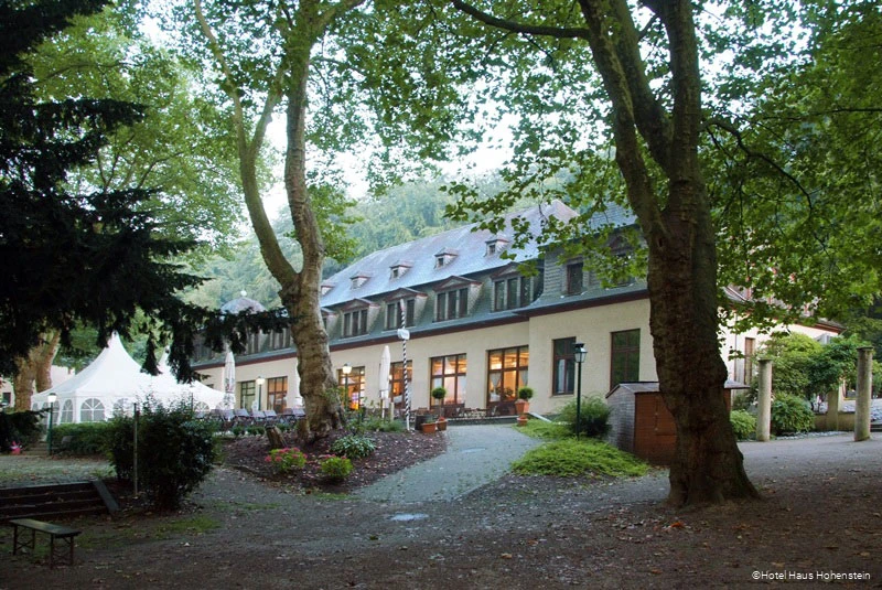 Au&szlig;enansicht des Hotels Haus Hohenstein in Witten