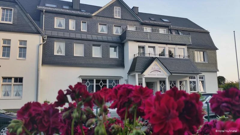 Au&szlig;enansicht des Hotels Nuhnetal in Winterberg