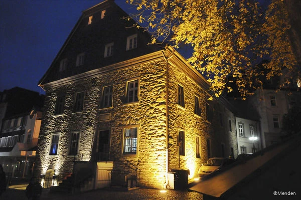Beleuchtetes Haus in Menden